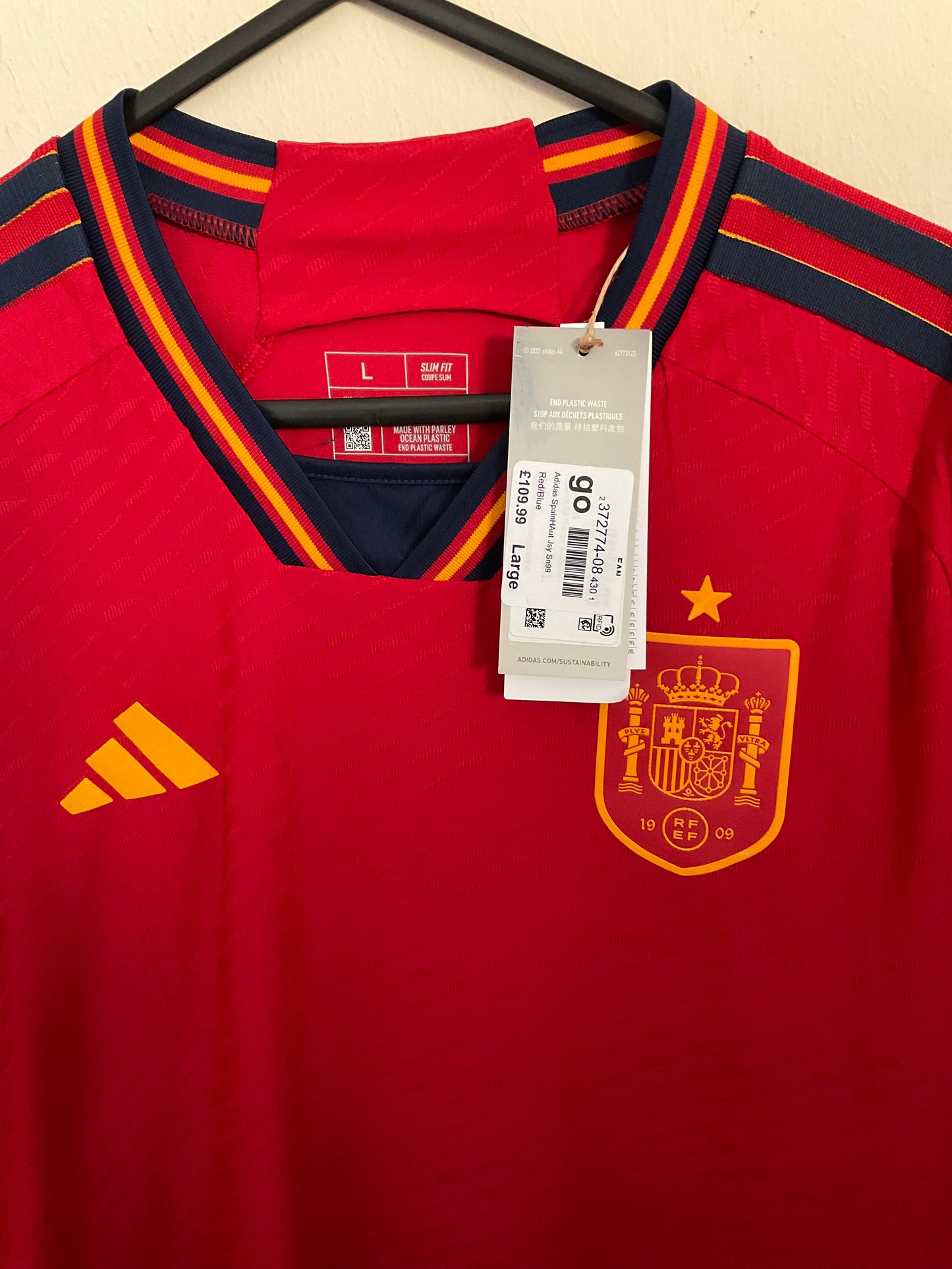 SPAIN 2022 HOME SHIRT PLAYER VERSION - Men’s Large (BNWT)