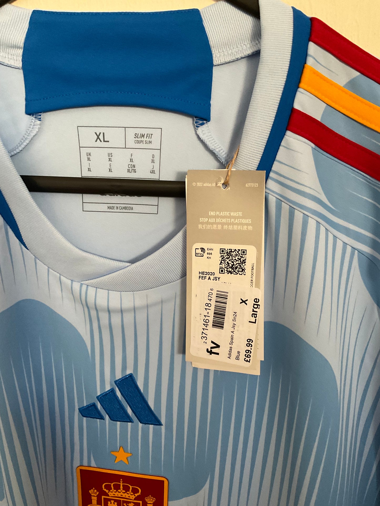 SPAIN 2022 AWAY SHIRT - Men’s Extra Large (BNWT)